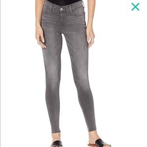 Levi’s 710 Super Skinny Jeans